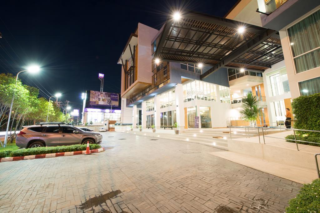 Grand Vista Hotel Chiangrai-Sha Extra Plus Чианграй Экстерьер фото